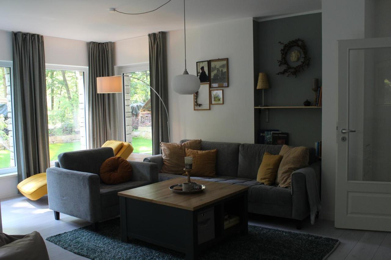 Moderne Im Skandinavischen Stil Am Waldrand *
